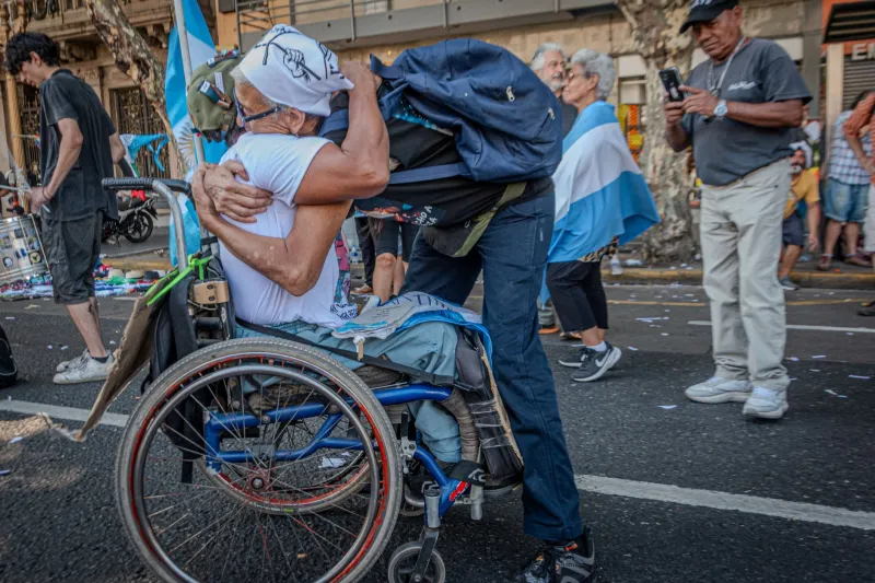 Presença como protesto: como ativistas com deficiência estão redesenhando as cidades chilenas a partir do próprio corpo